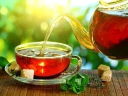 Что лучше добавить в чай, чтобы получить максимум пользы и насладиться его ароматом