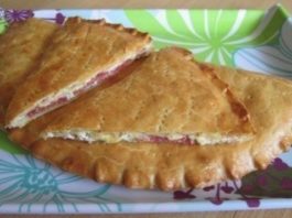 Кальцоне — Пирог с творогом, сыром и салями